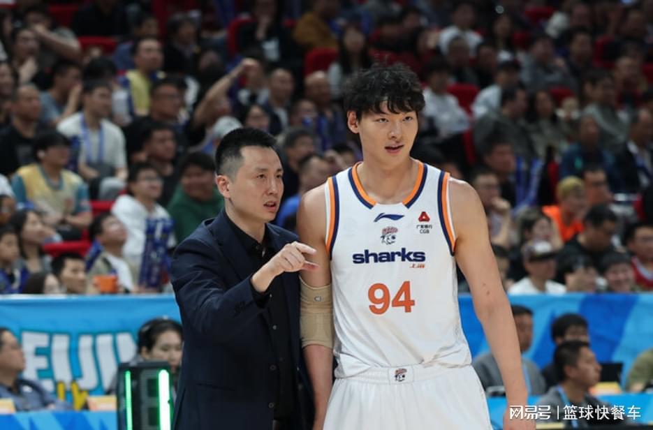 8868体育官方入口-CBA第一争冠热门球队！一年连拿三冠有望冲第4冠：比广东北京还猛